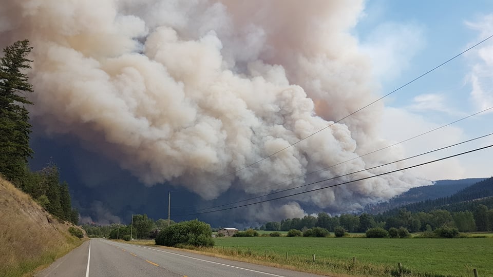 Global News viewer Jane Makena shared these photos of the White Rock Lake wildfire Thursday evening, taken at Monte Lake. The massive blaze near Vernon forced the evacuation of multiple communities.