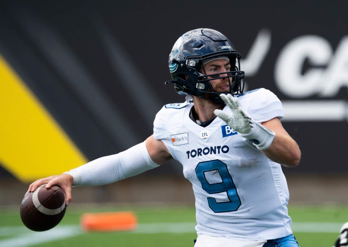 Recently acquired quarterback Nick Arbuckle has signed a one-year contract extension with the Edmonton Elks.