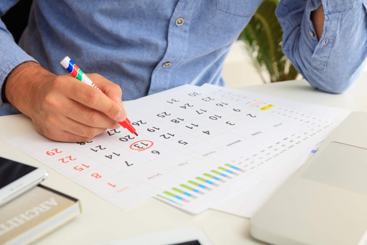 Can you get paid if a contract ends early? Employment lawyer’s guide to fixed-term contracts - image