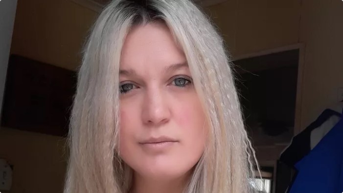 A photo of Candice Murley with crimpled blonde hair
