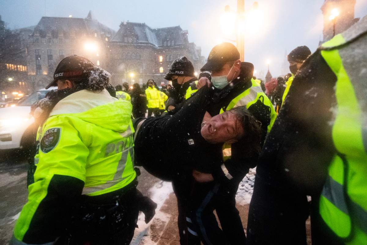 Ottawa police arrests convoy blockade