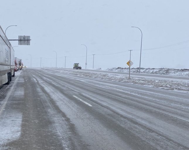 Winter weather leads to Perimeter Highway closure - image