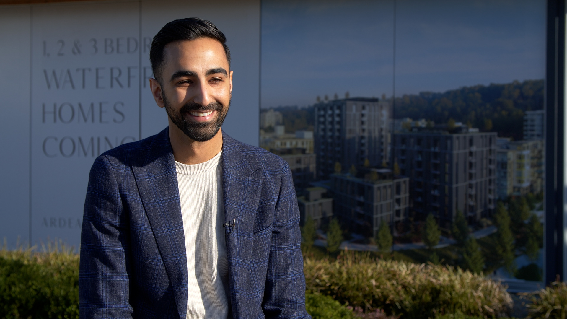 Steven Dhaliwal is a sales associate with