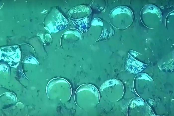 Video footage from the San José galleon shows an entire intact dinner service.