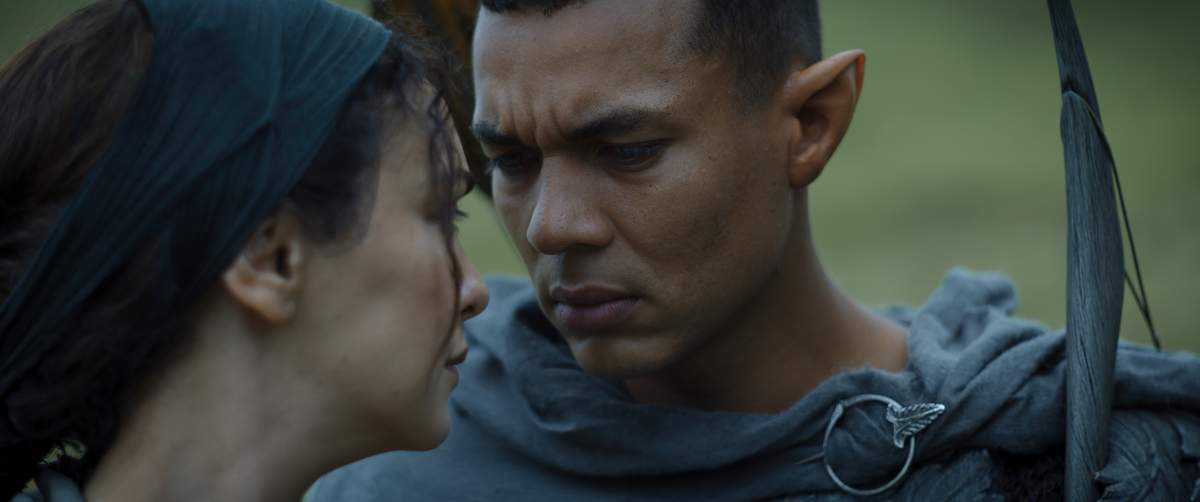 Nazanin Boniadi (Bronwyn), Ismael Cruz Córdova (Arondir)