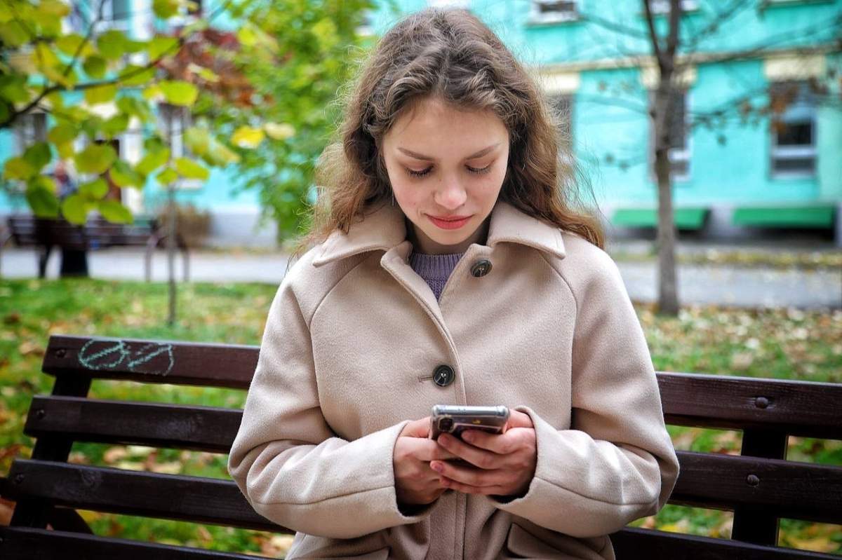 Russian troops repeatedly searched Olena Poliakova’s phone during the ocupation of Kherson.