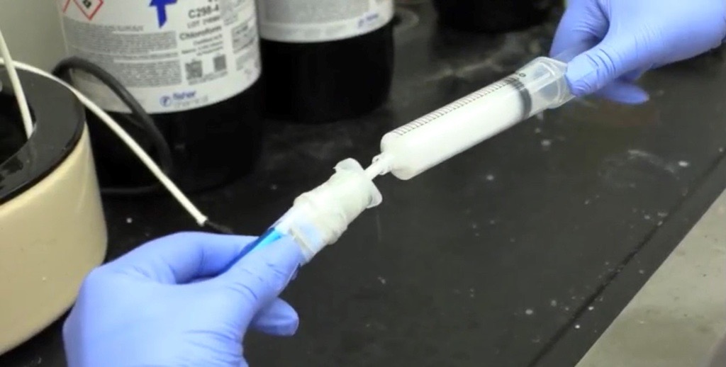 The research team from Lawson Health Research Institute and Western University's Schulich School of Medicine and Dentistry was able to study the effects of vaping by placing a film of surfactant inside a syringe and then using a vaping device to push aerosol into the syringe.