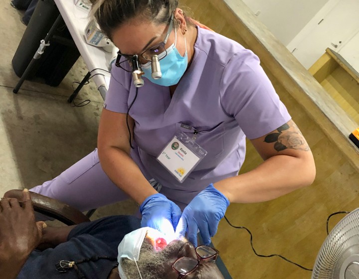 Canadian dentists volunteer in the Grenada