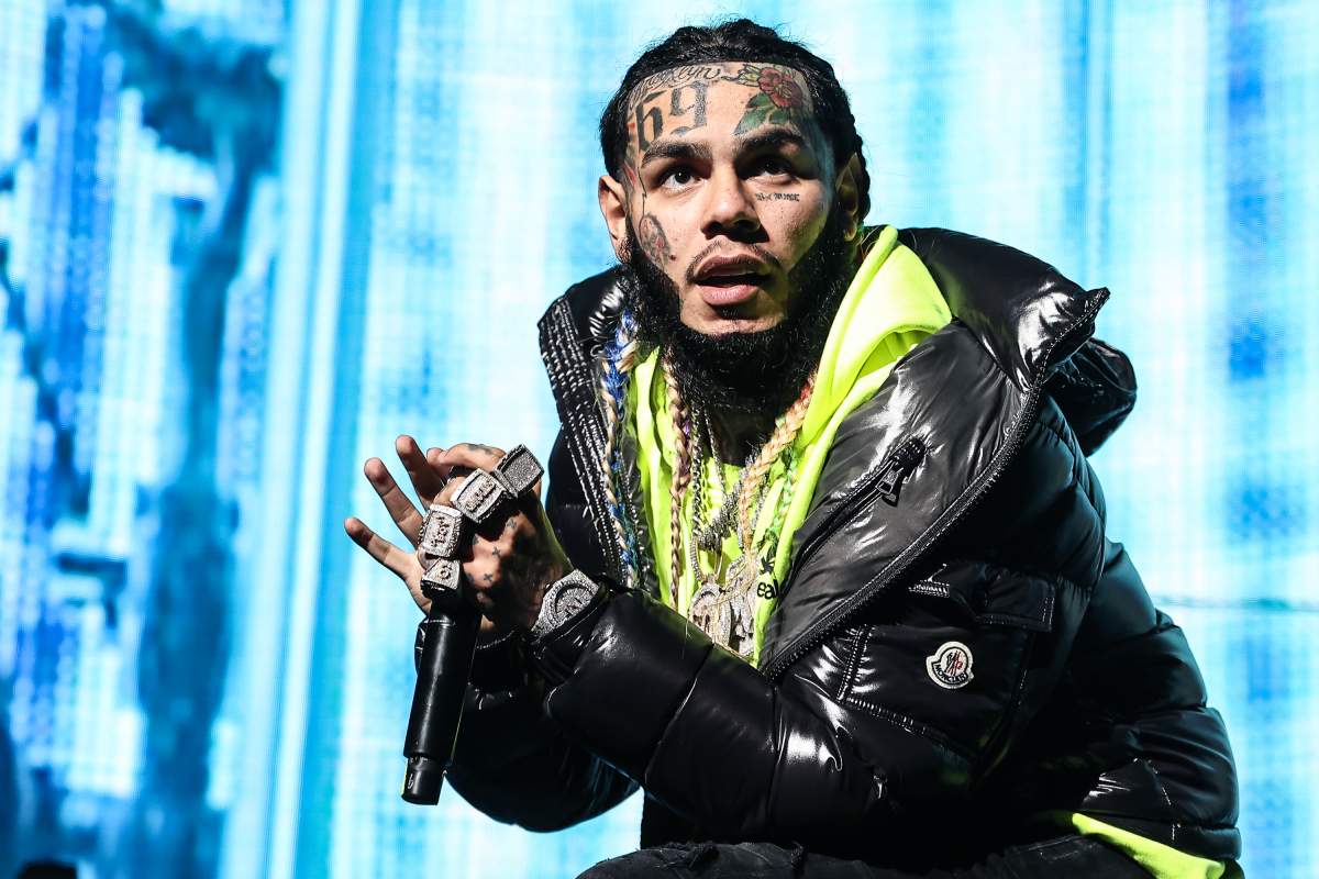 Rapper Tekashi 6ix9ine on stage.