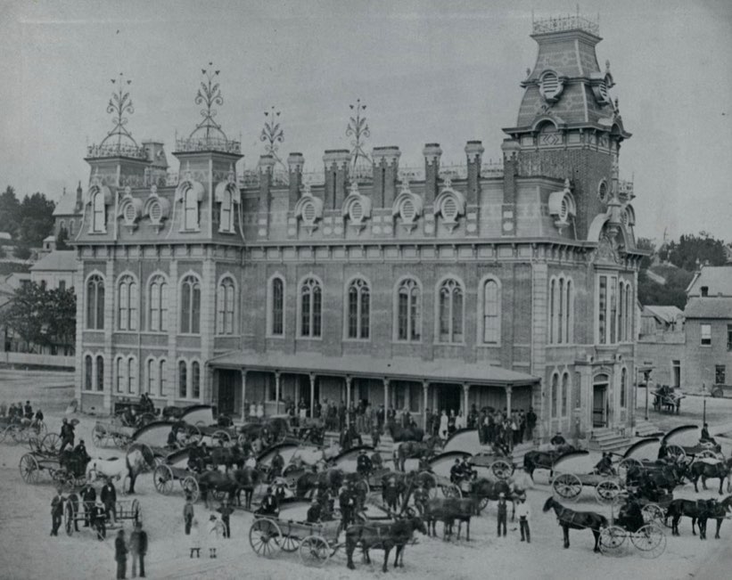 Historical photo of the Barrie Farmer's Market in Barrie Ont., around Mulcaster Street. 