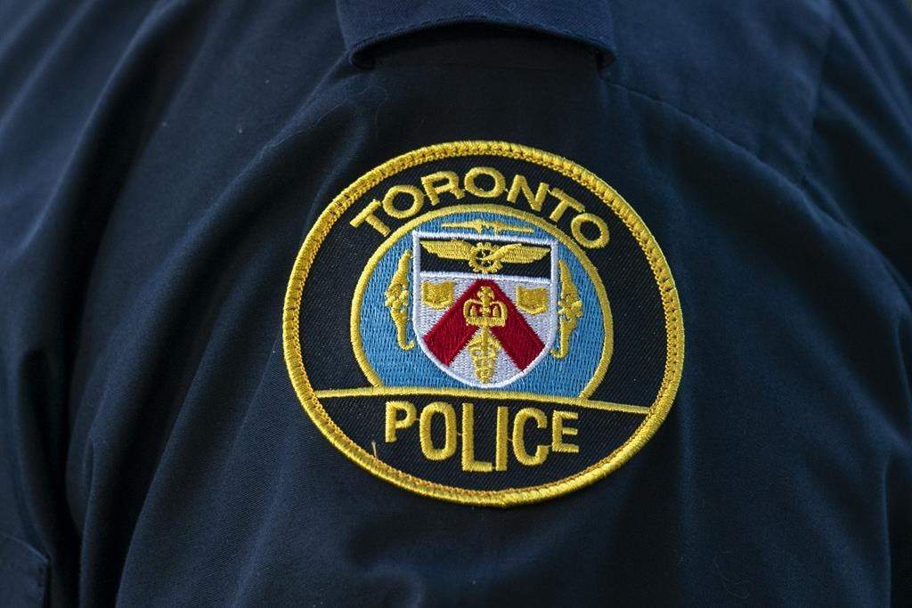 Toronto police are looking for three suspects who allegedly smashed Cartier’s display cases at Yorkdale Mall on Tuesday evening.