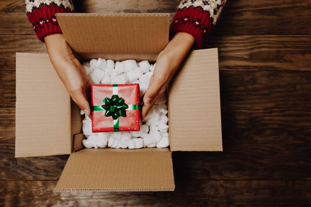 Holiday mail