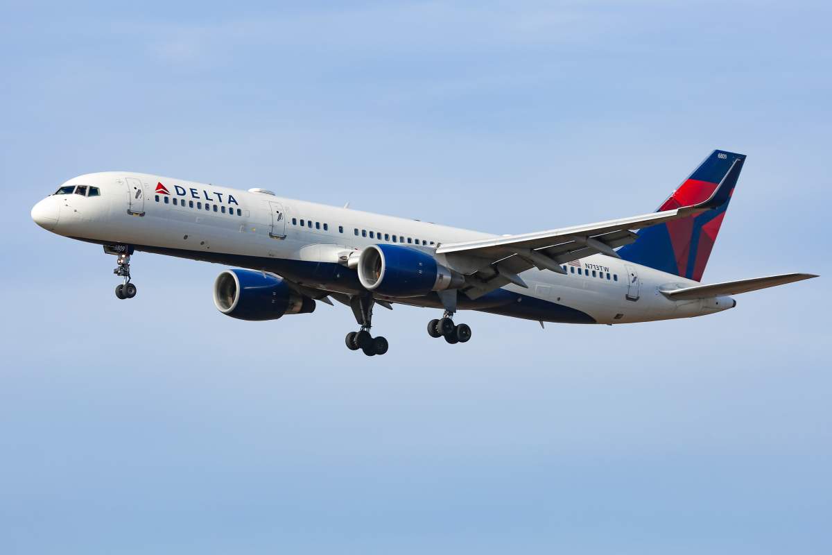 A Boeing 757 passenger jet.