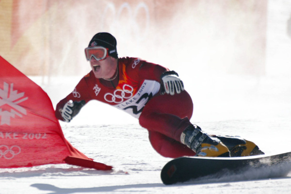 Ryan Wedding, of Coquitlam, B.C., races down the slalom course during the men’s parallel giant slalom qualifications in Park City, Utah, on Feb. 14, at the 2002 Olympic Winter Games. Wedding failed to qualify.