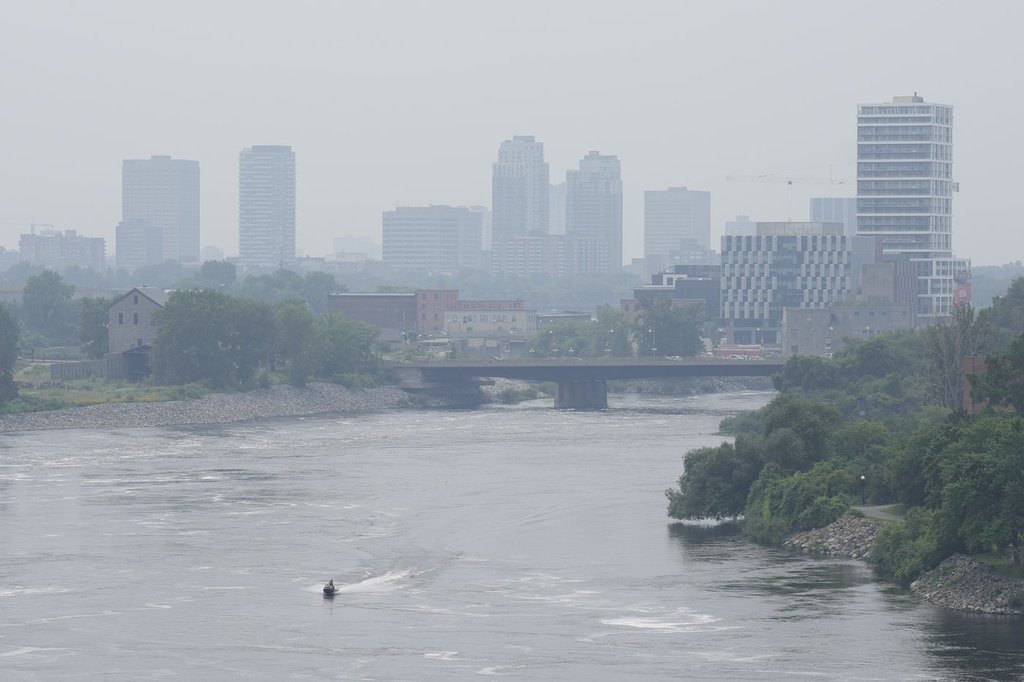 Forecasters predict Prairie wildfire smoke could cause hazy skies across Canada - image