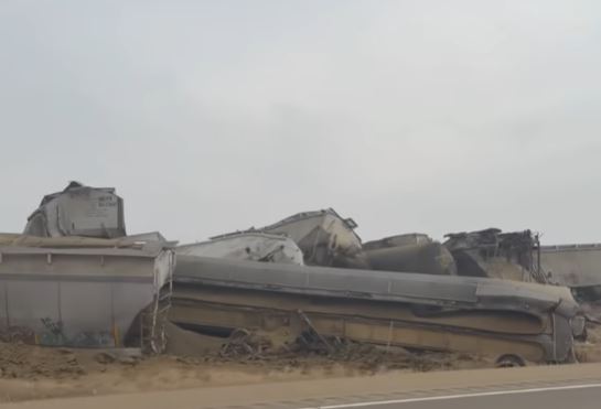 CKPC described 31 of the derailed cars as hopper cars that were carrying grain products, while the other three were tanker cars carrying vegetable oil.