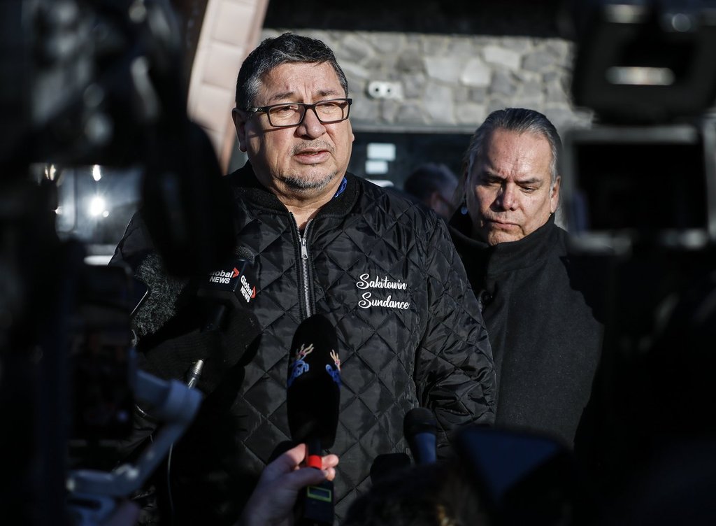 Members of the Canadian Armed Forces are in Pimicikamak Cree Nation, Man., to help with the community's ongoing water issues. Pimicikamak Cree Nation Chief David Monias, left, and Manitoba Keewatinowi Okimakanak Inc. (MKO) Grand Chief Grand Chief Garrison Settee speak to the media during a tour with politicians and media on Jan. 7, 2026. THE CANADIAN PRESS/John Woods