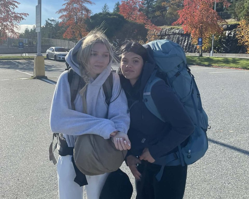 Piper James, 19, of Campbell River, B.C., shown on the right in this undated handout photo, was found dead on a beach in Australia, surrounded by a pack of dingoes. THE CANADIAN PRESS/Handout – Angela James