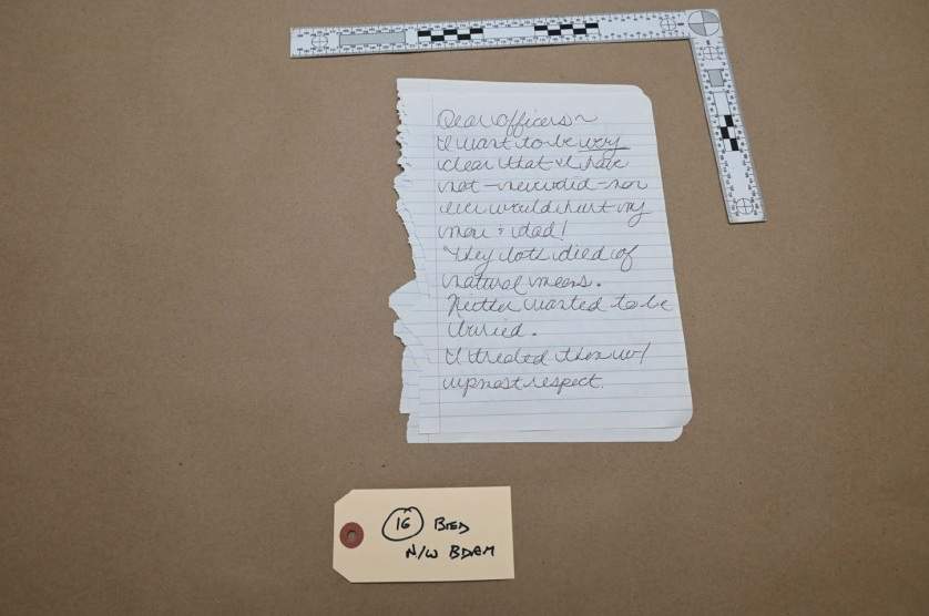 A note states, ‘I want to be very clear that I have not – never did – nor ever would hurt my mom and dad!’