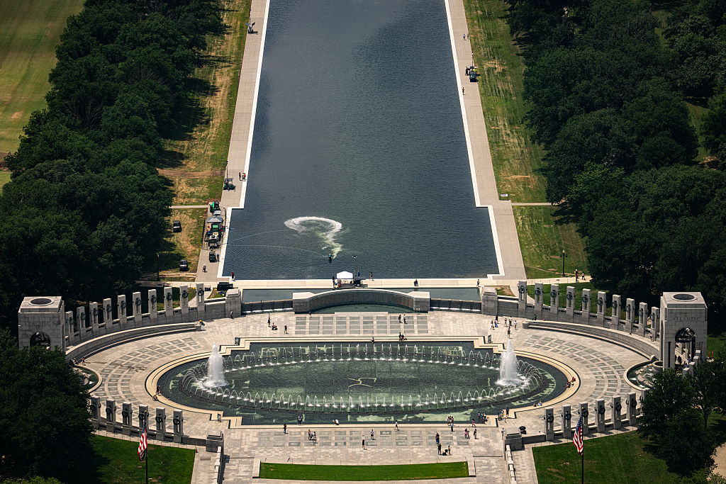 The Lincoln Memorial Reflecting Pool after being painted blue in Washington, DC, US, on Thursday, June 11, 2026. A Washington federal judge wrestled with how reversible President Donald Trump's efforts to change the color of the Lincoln Memorial Reflecting Pool would be, in the latest lawsuit targeting Trump's moves to renovate some of Washington's historic landmarks.